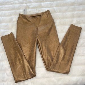 White House Black Market foil runway legging in bronze snake foil size 2R NWT